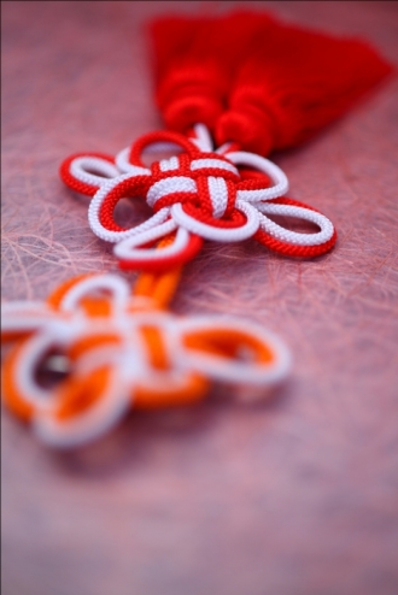 花結び紐を使った結び例 その２ 組紐加工 花結び紐を使った結び例 その２ 町田絲店 町田糸店は 組紐 やオリジナルストラップ リボンの販売をしております